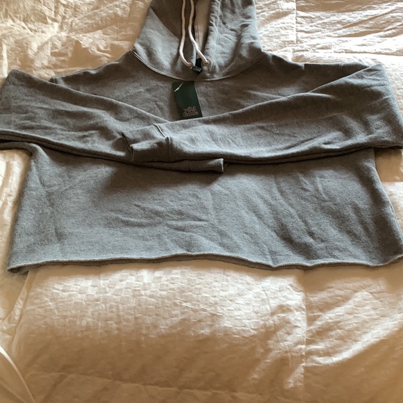 NWT wild table size small crop hoodie, color, gray warm, very cute! - Picture 5 of 6